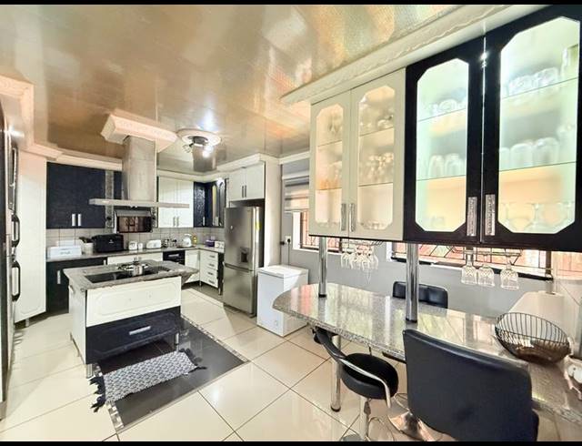 3 BEDROOM HOUSE FOR SALE IN VANDERBIJLPARK CW 5